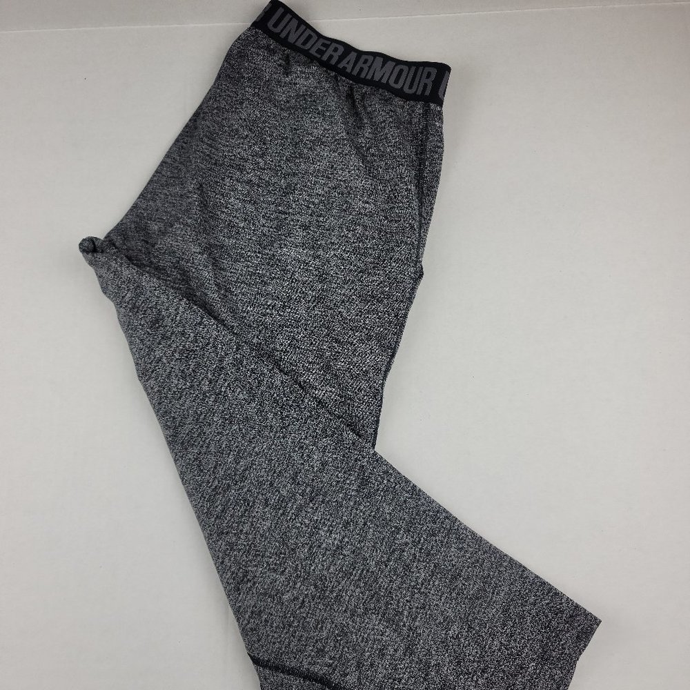 Under Armour HeatGear Gray Capri Pants Loose Fit Size M
